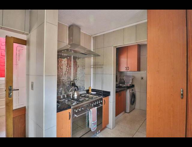 3 BEDROOM PROPERTY TO RENT IN OLIVEDALE